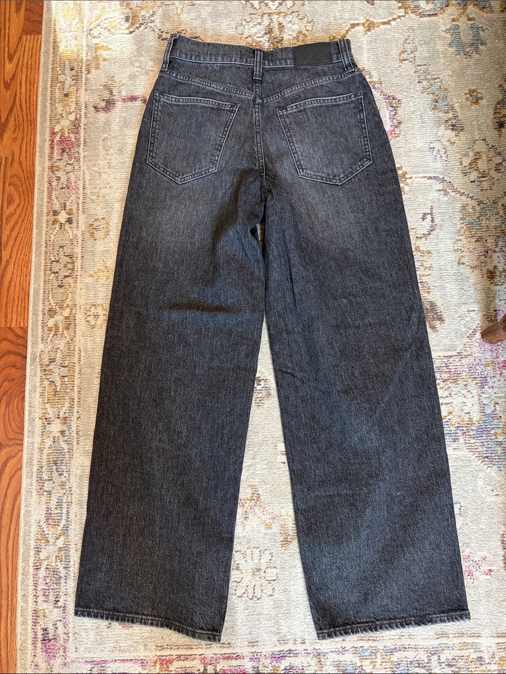 Like New Madewell Women’s “The Perfect Vintage Wide Leg Cropped Jean” size 24 - Picture 2 of 4